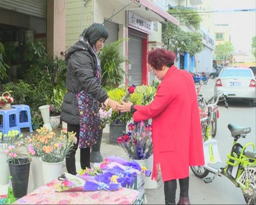 近期鲜花价格有所上涨 网上订花送礼要谨慎