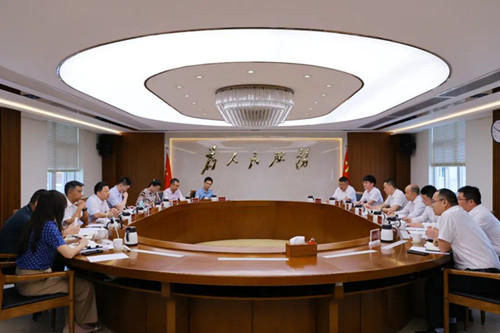 望牛墩镇领导会见中建五局华南公司领导一行