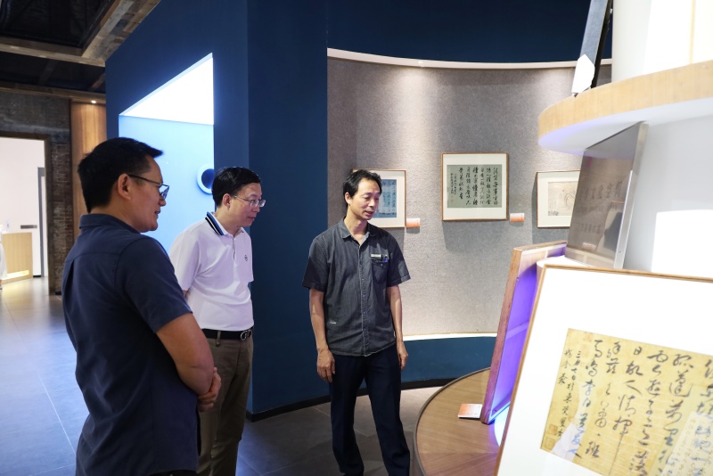 “素水云心——邓木水 蔡富云书画精品展”在望牛墩镇茂春美术馆开幕