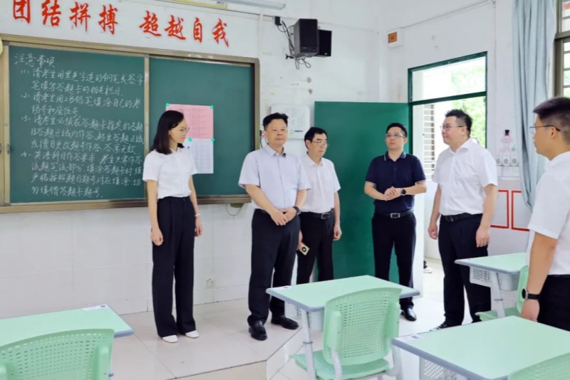望牛墩镇领导率队督导检查中考准备工作