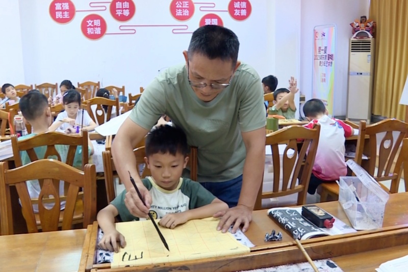 艺学望溪——2025年望牛墩镇公益艺术培训青少年暑假（书法、国画）班圆满结课