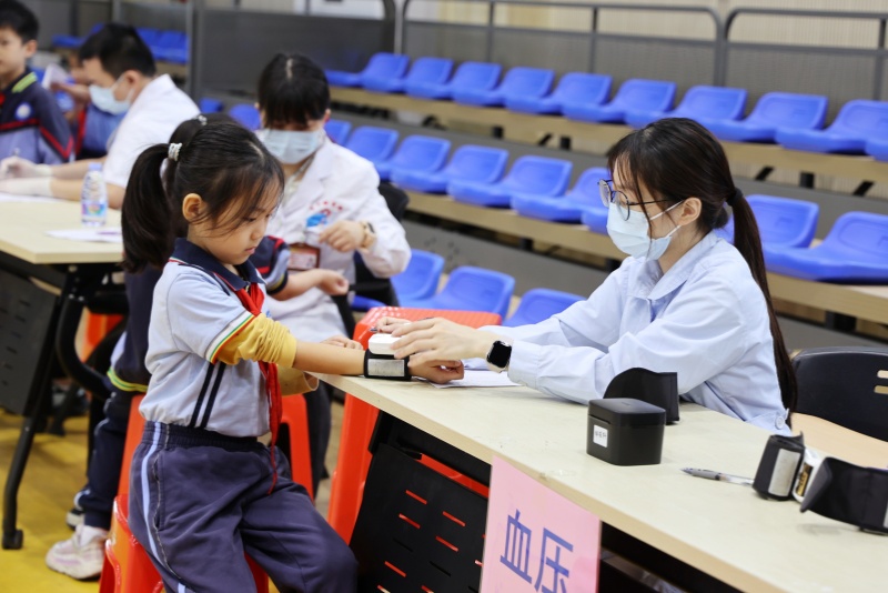 关爱中小学生健康！望牛墩镇为全镇公民办中小学学生免费体检