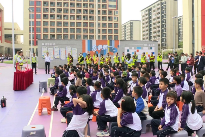 望牛墩：开展校车安全应急演练  守护学生出行安全