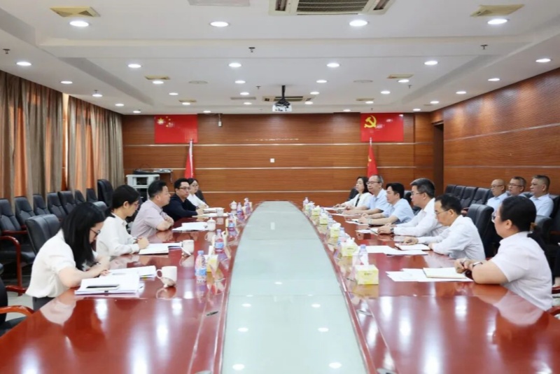 望牛墩镇领导调研全镇卫生健康工作