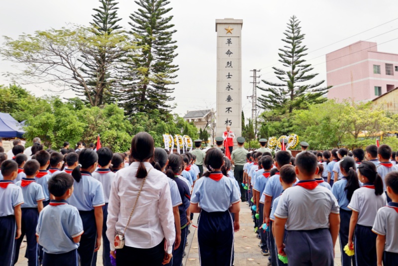 清明祭英烈 望牛墩镇举行清明祭扫暨&ldquo;纪念碑下的思政课&rdquo;主题活动