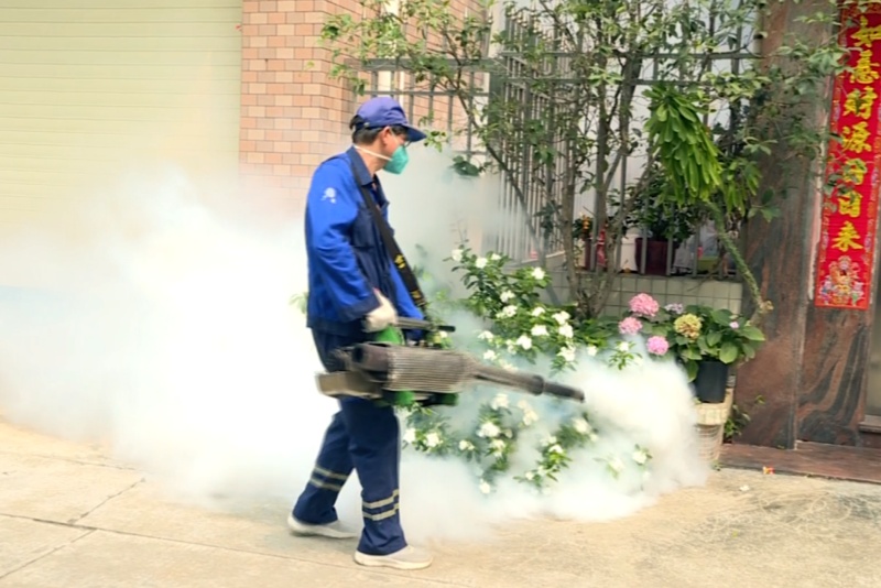 筑牢健康防线|望牛墩镇持续开展防蚊灭蚊专项行动 守护市民健康
