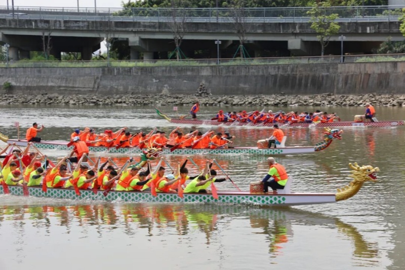 望牛墩镇洲涡村上演龙艇争霸赛