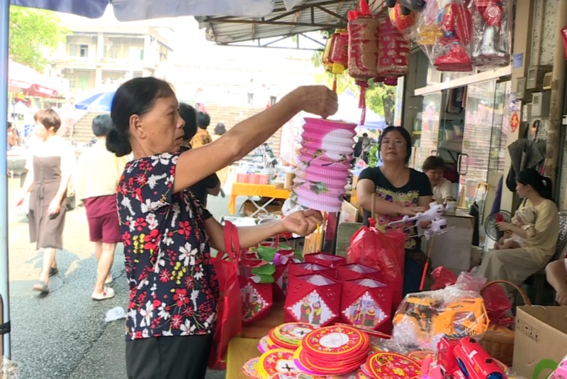 望牛墩：&ldquo;送中秋&rdquo;民俗存续 灯笼寄情喜迎中秋