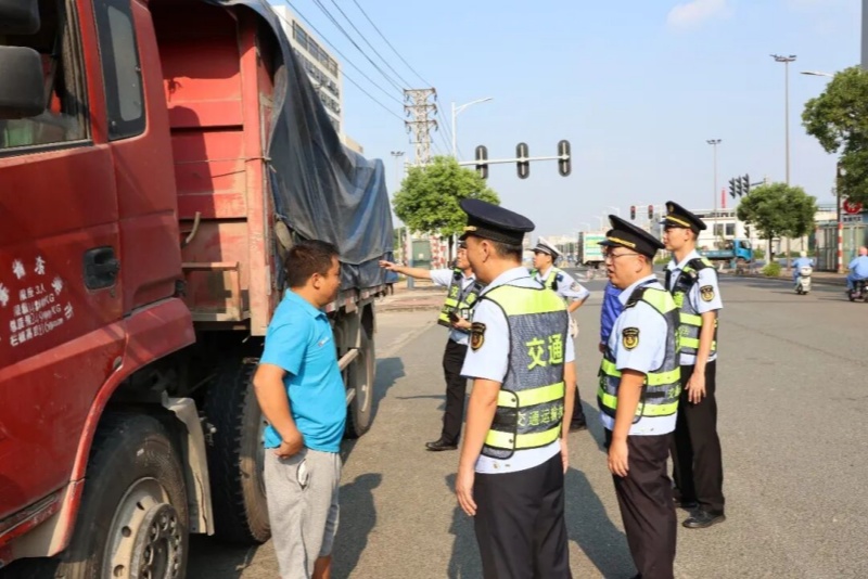 望牛墩镇开展重型货车专项整治 筑牢道路交通安全防线